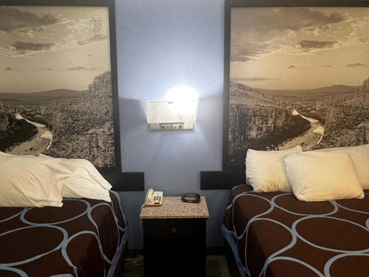 ซูเปอร์ 8 บาย วินด์แฮม คลีฟแลนด์ เท็กซัส Hotel ภายนอก รูปภาพ