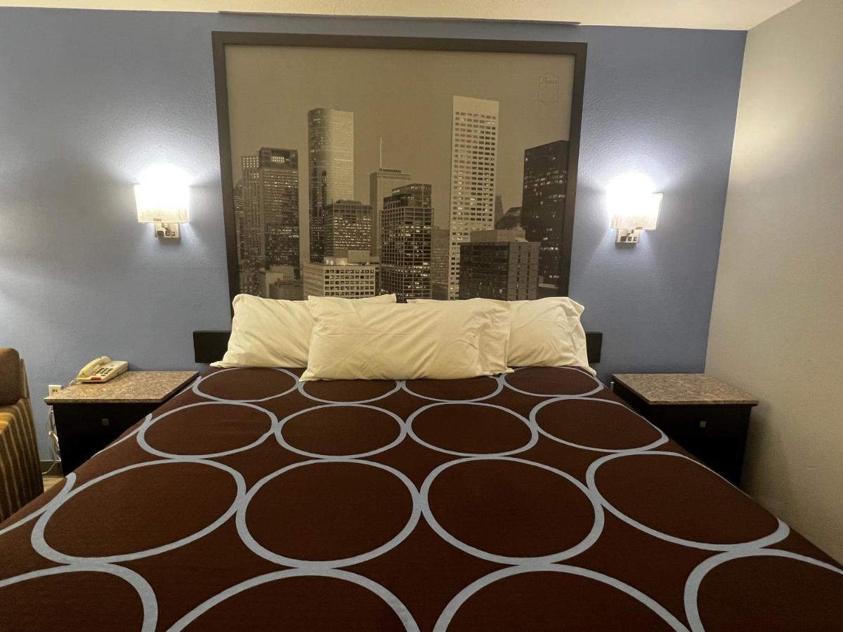 ซูเปอร์ 8 บาย วินด์แฮม คลีฟแลนด์ เท็กซัส Hotel ภายนอก รูปภาพ